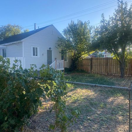 Cute Entire Small House With Large Yard! Pets Welcome! West Valley City Bagian luar foto