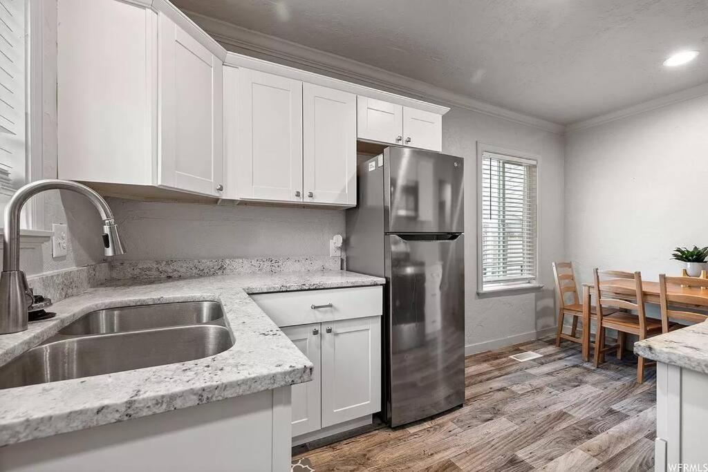 Cute Entire Small House With Large Yard! Pets Welcome! West Valley City Bagian luar foto