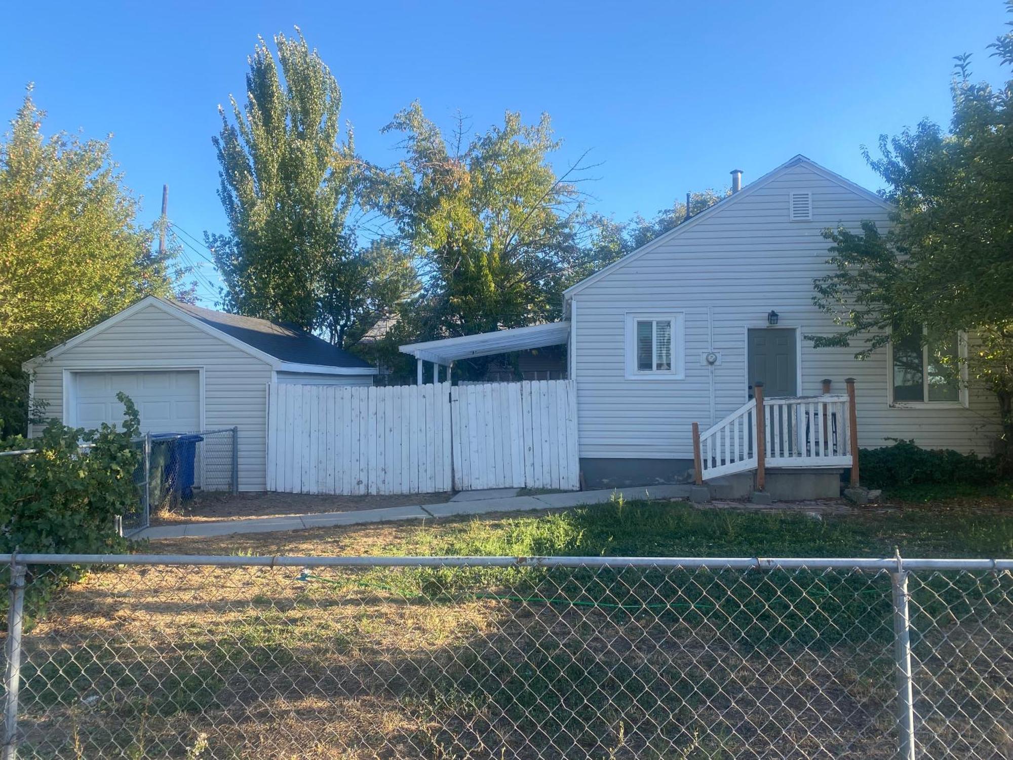 Cute Entire Small House With Large Yard! Pets Welcome! West Valley City Bagian luar foto