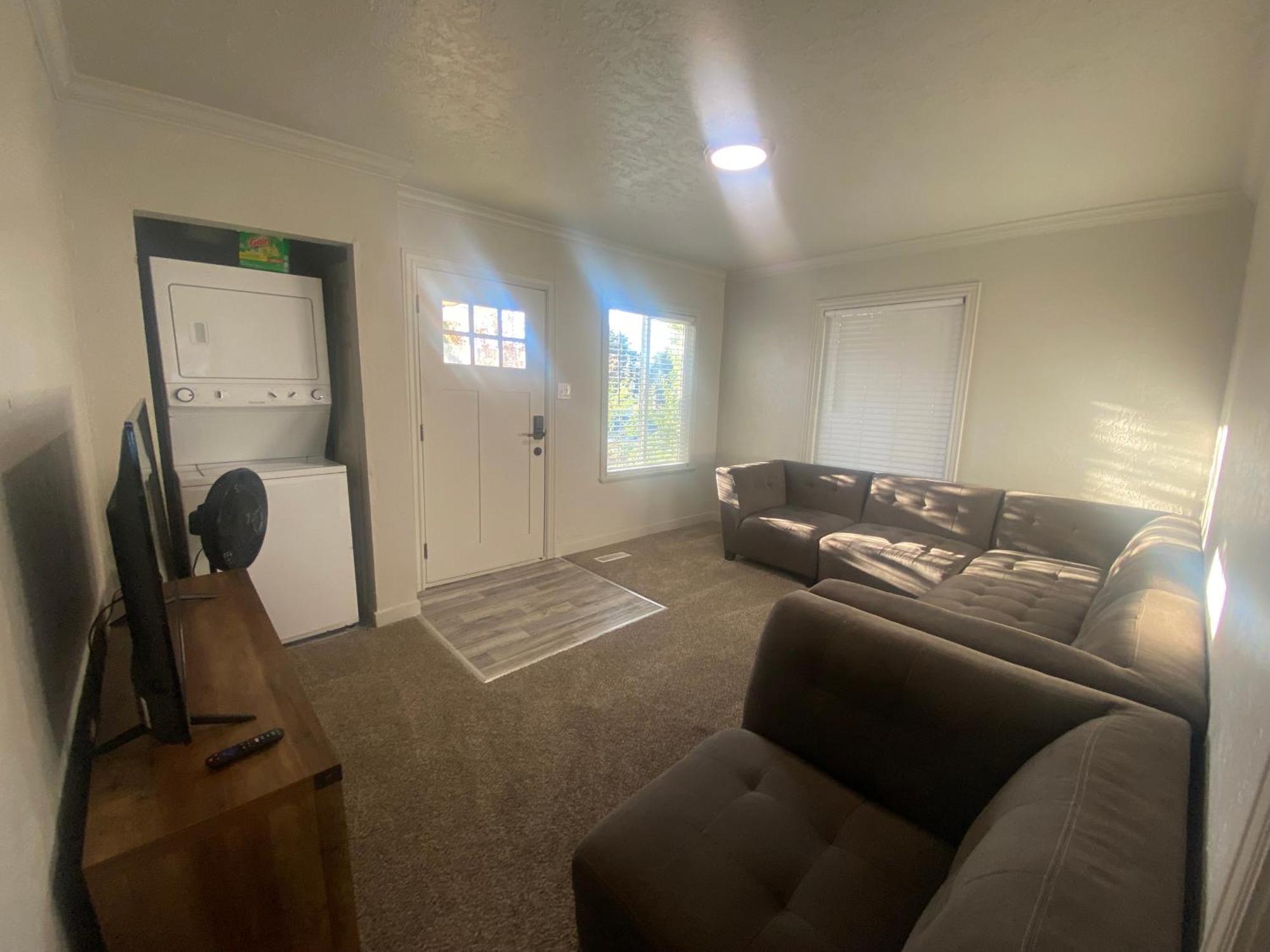 Cute Entire Small House With Large Yard! Pets Welcome! West Valley City Bagian luar foto